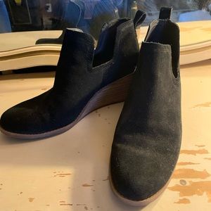 Black Tom’s wedges